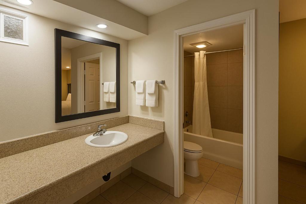 Spacious Double Queen - Photo 2